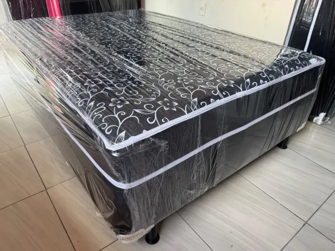 Cama box casal molo ensacada bem acolchoada resistente entrega grátis