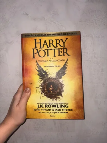 Harry Potter e a criança amaldiçoada - J. K. Rowling