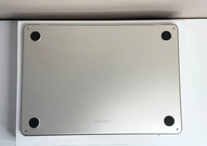 MacBook Air M4 13.6 16GB / 256GB SSD
