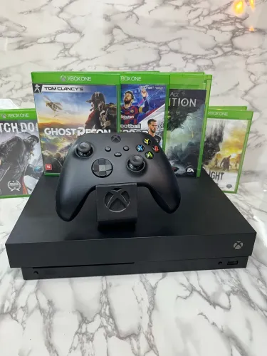 Xbox One X 4K 1TB + jogo e 1 ano garantia