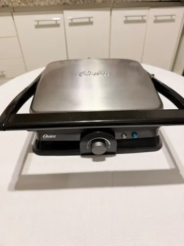 Mini Grill Elétrico Oster Inox 2 em 1 - 127V