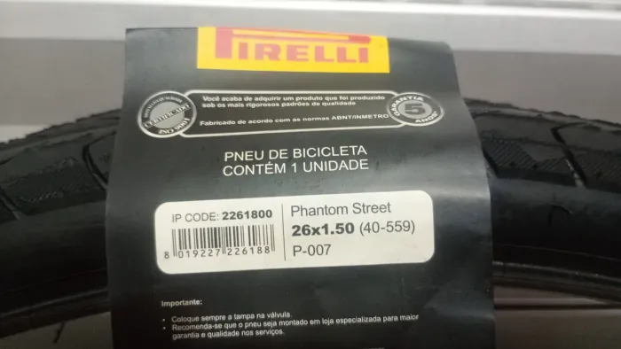 Um par de pneus  novos Pirelli  26 x 150
