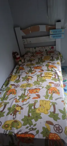 Cama de Solteiro Infantil / Juvenil em Madeira Branca