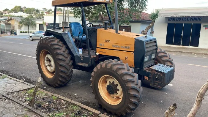 Trator Valtra/Valmet 885 S