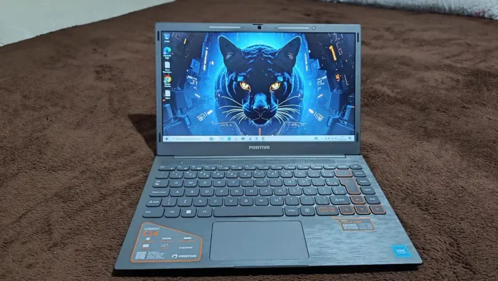 Notebook positivo muito novo 