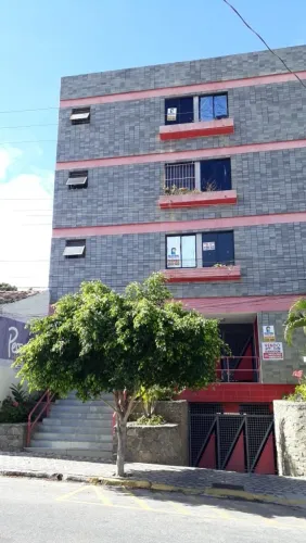 Alugo. Apto semi mobiliado Bairro centro