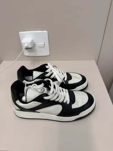 Tênis Adidas