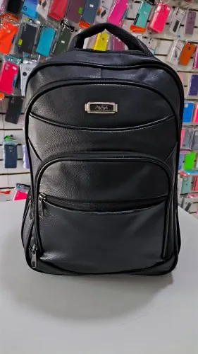 Mochila de couro reforçada impermeável espaço pra notebook trabalho viajem