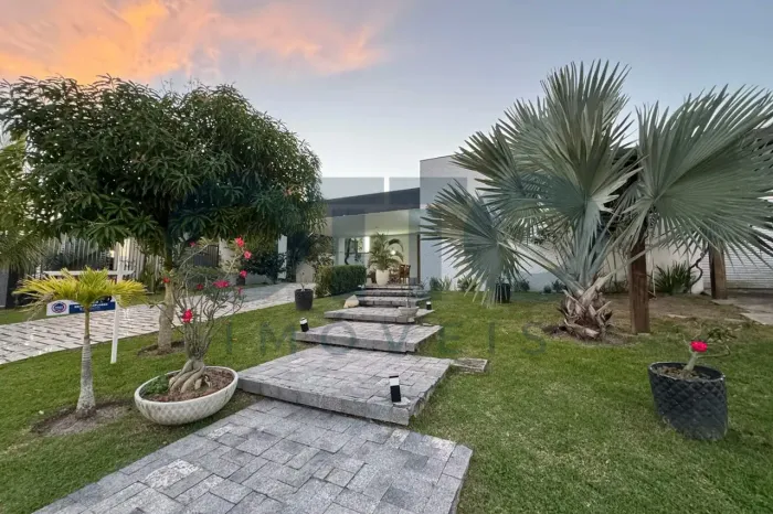 Casa com 4 quartos e 4 suítes para venda em Outeiro de São Francisco, Porto Seguro