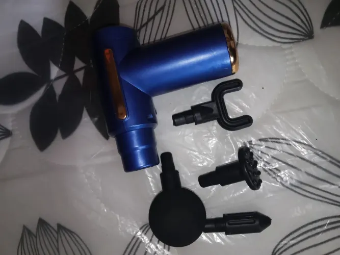 Kit massageador portátil+4 pistões lara diferentes partes do corpo
