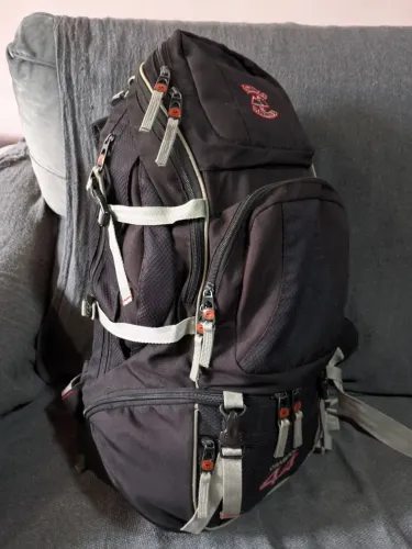 Mochila trilhas e rumos 44L preta trekking montanha viagem acampamento camping escalada 
