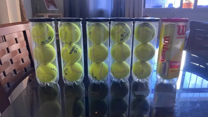 15 bolas de tênis Swidon + 3 Wilson de brinde