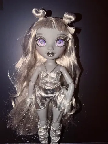 Rainbow High Luna
