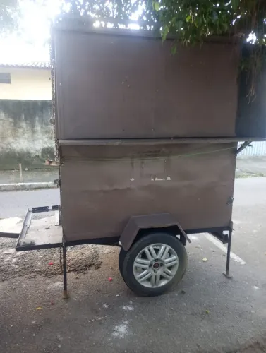 Trailer com tudo dentro ,mais ponto para trabalhar 