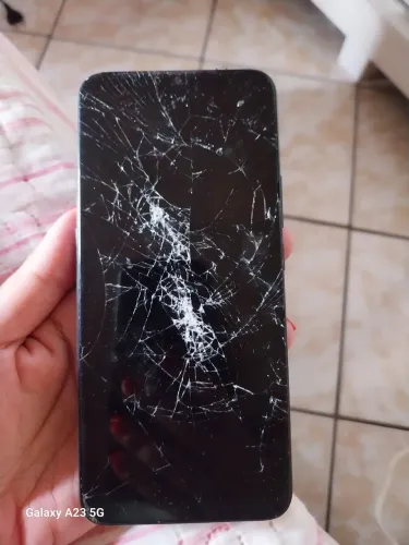 Vendo motorola E7 funciona so precisa trocar tela