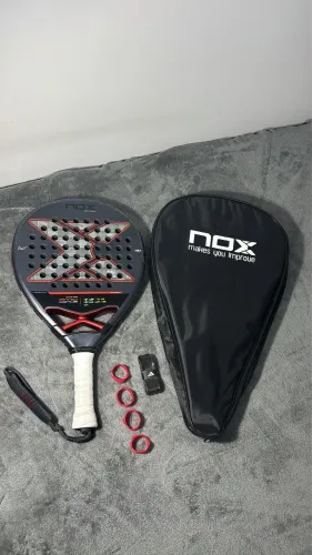 Raquete de Padel AT10 GENIUS 18K Alum 2025 | NOX - by Agustín Tapia Luxury Series