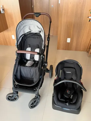Carrinho de bebê + Moisés + bebê conforto com base
