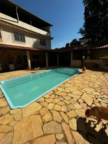 ESPETACULAR casa com piscina - 4 quartos- 2 vagas para carro - Nilópolis