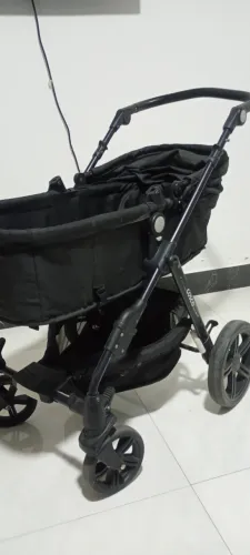 carrinho de bebe, com cadeirinha e base wizz