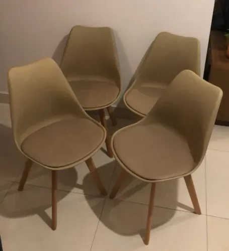 Cadeira de Jantar Eames Leda Estofadas Nude 1 Ano de Uso