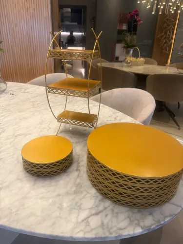 Kit Decorativo Dourado em Metal - 3 Peças