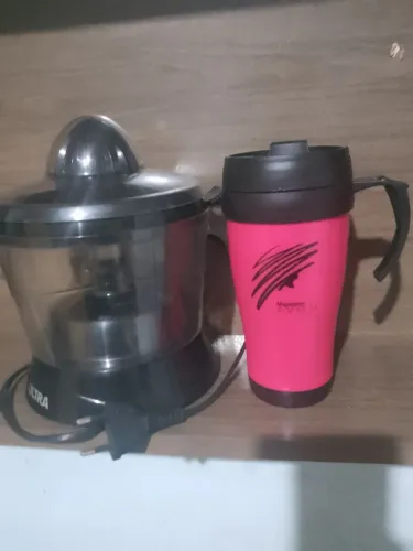 Espremedor de frutas 220v + copo térmico Avon