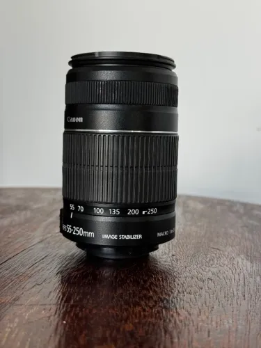 Canon EF-S 55-250mm f/4-5.6
