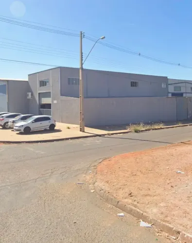 Galpão com 800m no Setor Ipiranga - Goiânia - GO