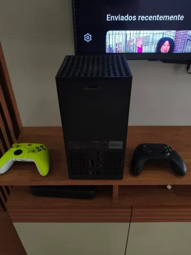 XBOX SERIES X 1TB 2 CONTROLES