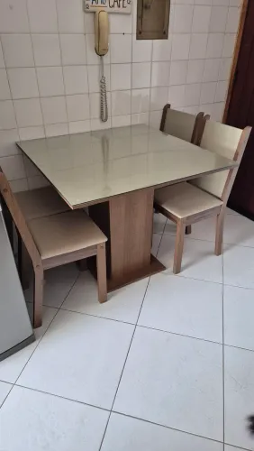 MESA JANTAR 4 LUGARES TAMPO DE VIDRO