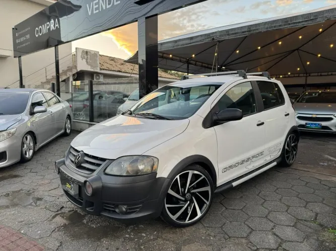 Volkswagen Crossfox 1.6 MI Total Flex 8V 5P 2009