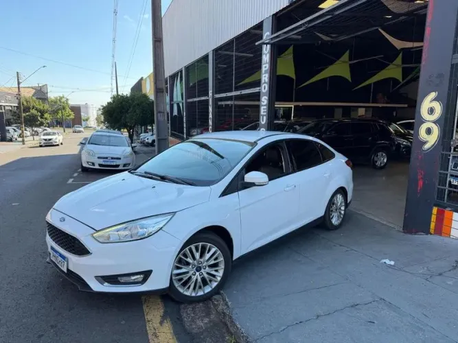 Ford Focus 2.0 16v/se/se Plus Flex 5P Aut. 2017