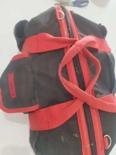 Parafusadeira e furadeira Bosch 18v , bolsas pra transportar ferramentas e maleta d