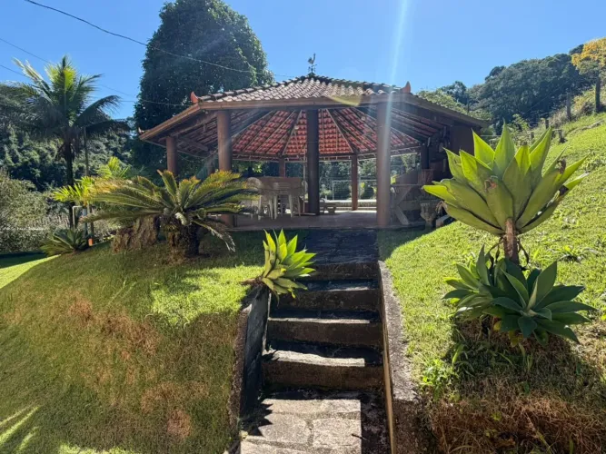 Sítio para Venda, 6 dormitórios, 3 suítes, 5 banheiros, 3 vagas