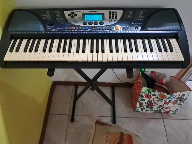 Teclado Yamaha PSR-270