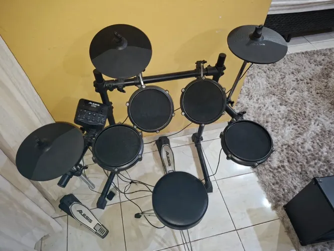 BATERIA ELETRÔNICA ALESIS