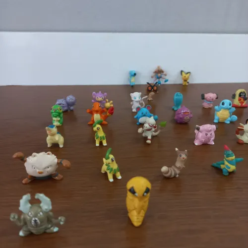 Miniatura pokémon guaraná antártica original (Kakuna)