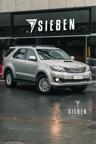 Toyota Hilux SW4 SRV D4-d 4X4 3.0 TDI Dies. AUT 2013
