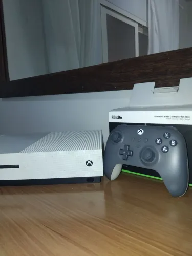 Xbox One S 500Gb + 8bitDo Ultimate
