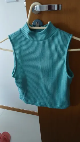 Vendo uma linda blusa da marca glamour