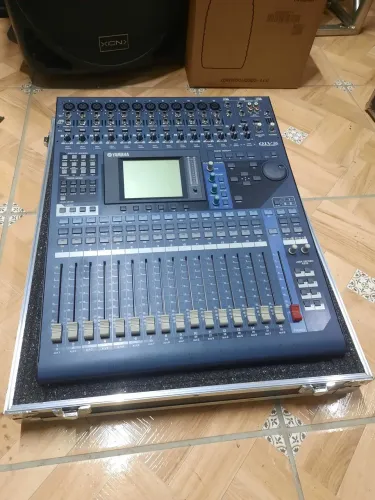 Mesa de som Yamaha 01V