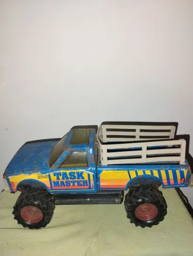 Vendo carro grande de ferro antigo da marca the  ERTL  made  in U.S.A