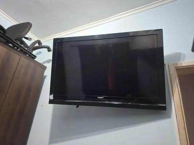 TV Sony Bravia 46" Full HD + Suporte de Parede | Funcionando