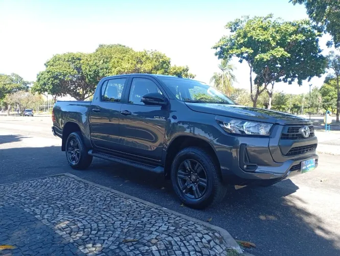 Toyota Hilux CD SR 4X4 2.8 TDI Diesel Aut. 2025