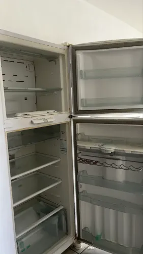 Geladeira Cônsul com defeito na refrigeração