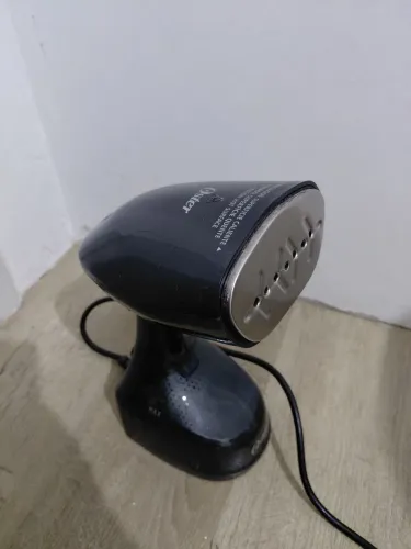 Vaporizador de Roupas Oster Portátil: Desamassa, Higieniza e Elimina Bactérias