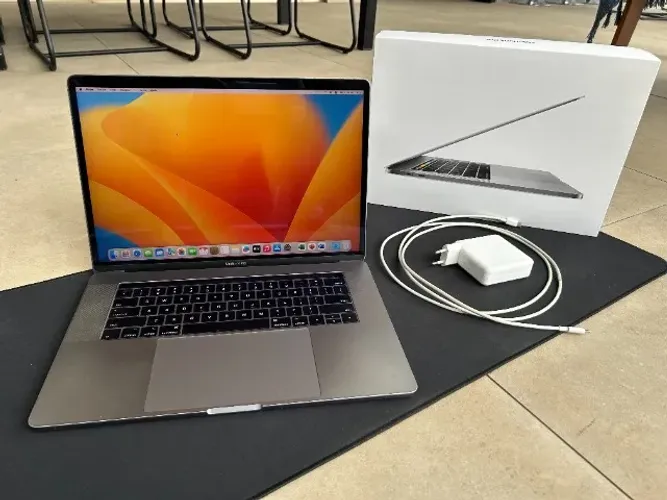 MacBook Pro 15" i7 16GB 512GB SSD 2017 + Caixa e Carregador