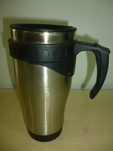 Caneca de metal Nova (nunca usada)