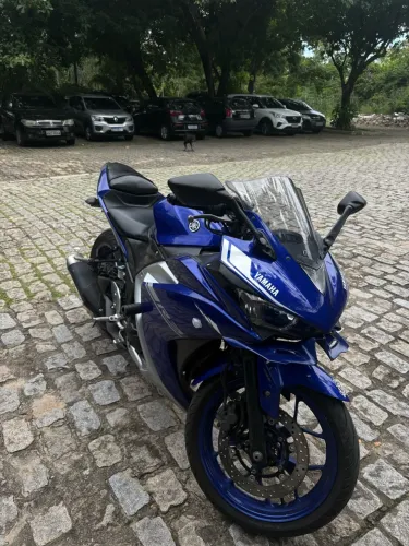 VENDO Yamaha YZF R-3 321 2018. Modo em perfeito estado, bem conservada.