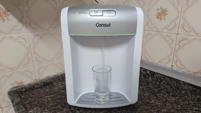 Purificador de Agua Consul Filtro Agua Natural e Gelada Elétrica 127V 220V Perfeito Estado